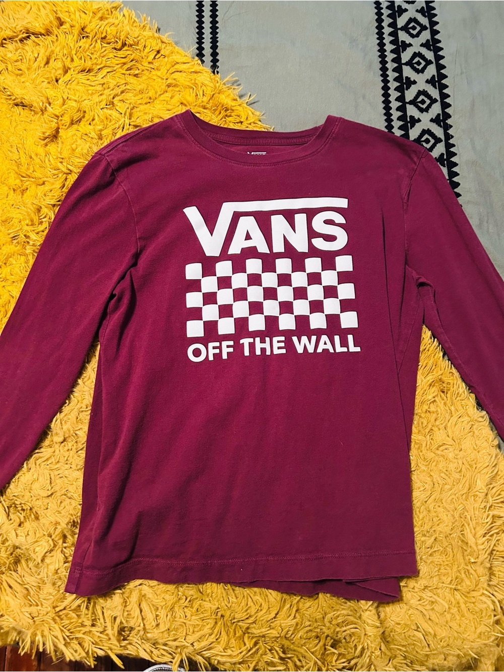 Vans Long-Sleeve Logo Tee in Burgundy